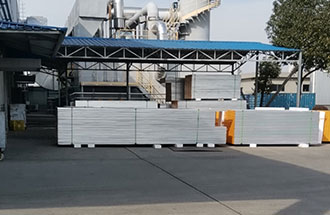 12月26日，志遠(yuǎn)凈化工程項(xiàng)目——江蘇省宜興市某工廠凈化車(chē)間凈化工程施工中